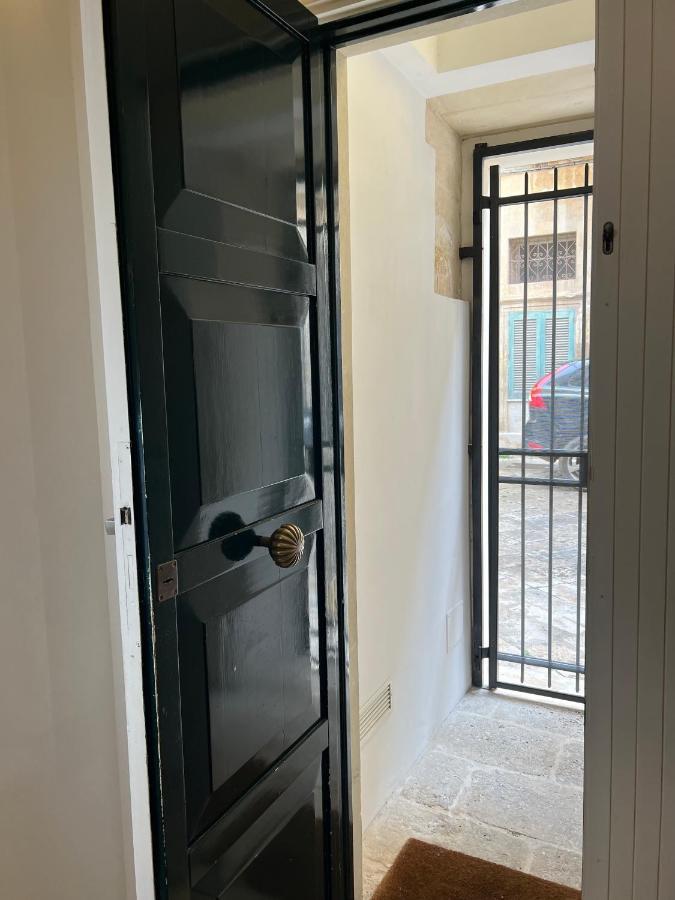 Li Turnisi Apartment Lecce Exterior foto